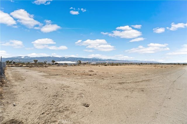 12702 Pine Tree Road, Pinon Hills, CA 92372