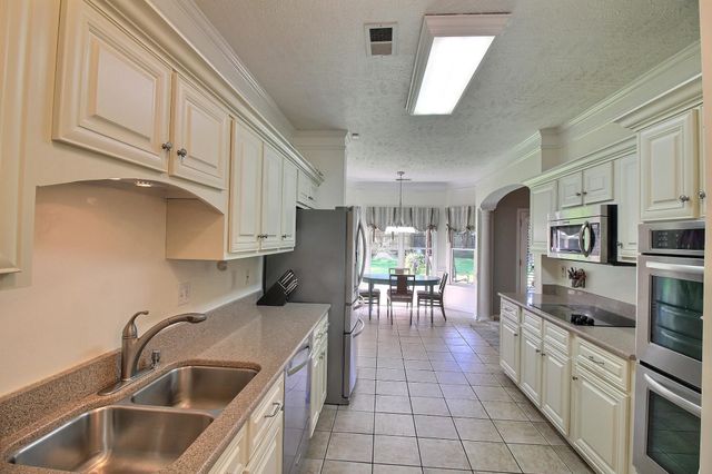 535 HUGHES RD, Collierville, TN 38017