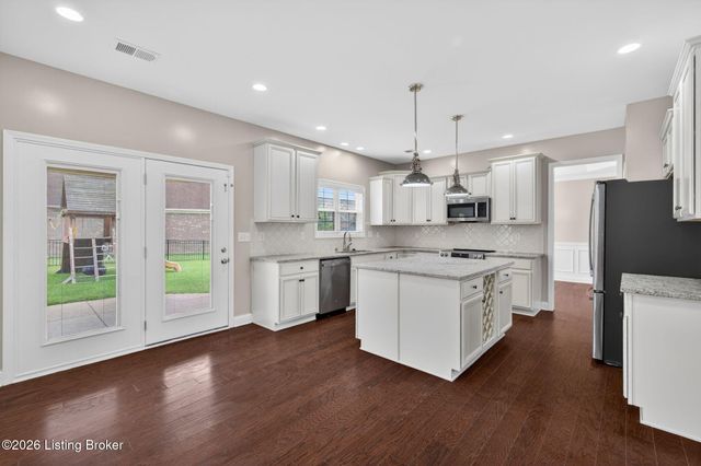 18405 Standwick Dr, Louisville, KY 40245