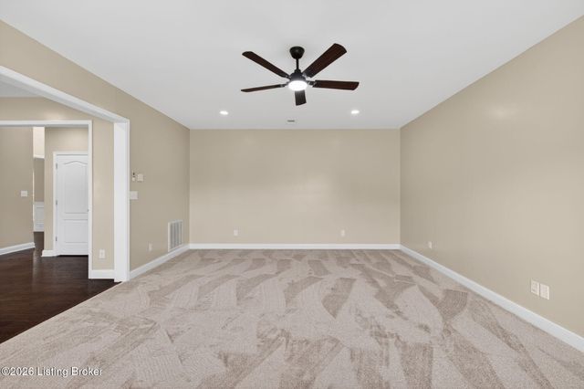 18405 Standwick Dr, Louisville, KY 40245