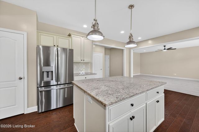 18405 Standwick Dr, Louisville, KY 40245