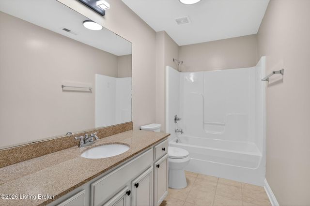 18405 Standwick Dr, Louisville, KY 40245