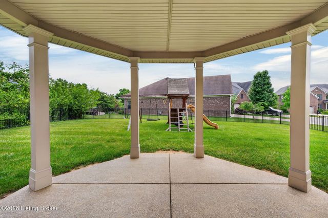 18405 Standwick Dr, Louisville, KY 40245