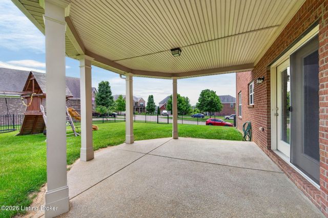 18405 Standwick Dr, Louisville, KY 40245