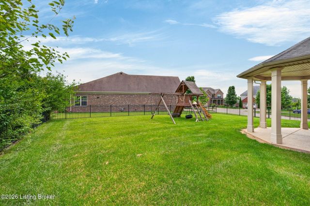 18405 Standwick Dr, Louisville, KY 40245