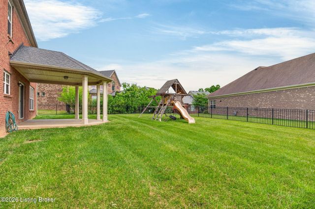 18405 Standwick Dr, Louisville, KY 40245