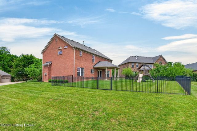 18405 Standwick Dr, Louisville, KY 40245