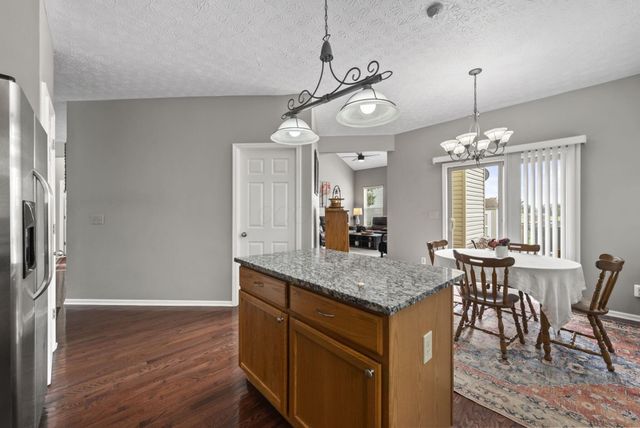 717 Preston Trails Drive, Pickerington, OH 43147
