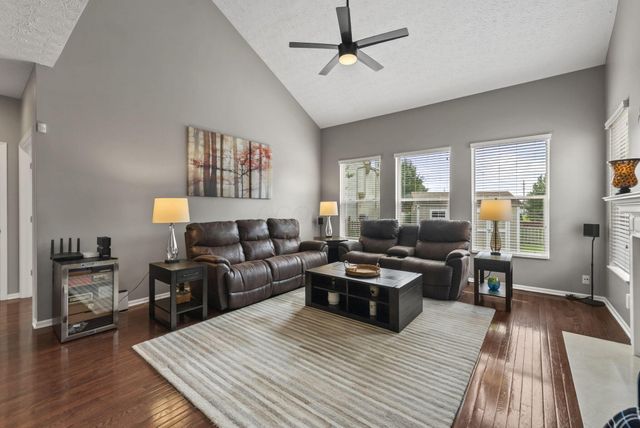 717 Preston Trails Drive, Pickerington, OH 43147