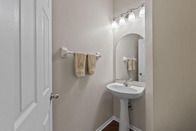 717 Preston Trails Drive, Pickerington, OH 43147