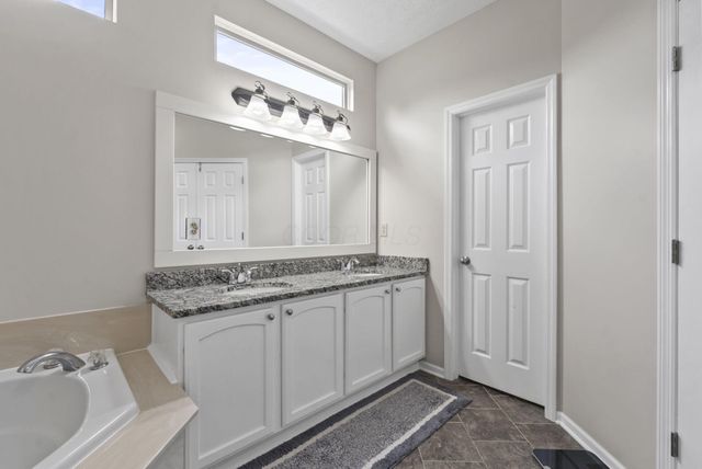 717 Preston Trails Drive, Pickerington, OH 43147