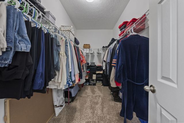 717 Preston Trails Drive, Pickerington, OH 43147