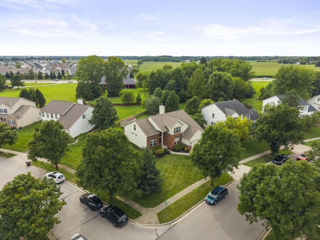 717 Preston Trails Drive, Pickerington, OH 43147