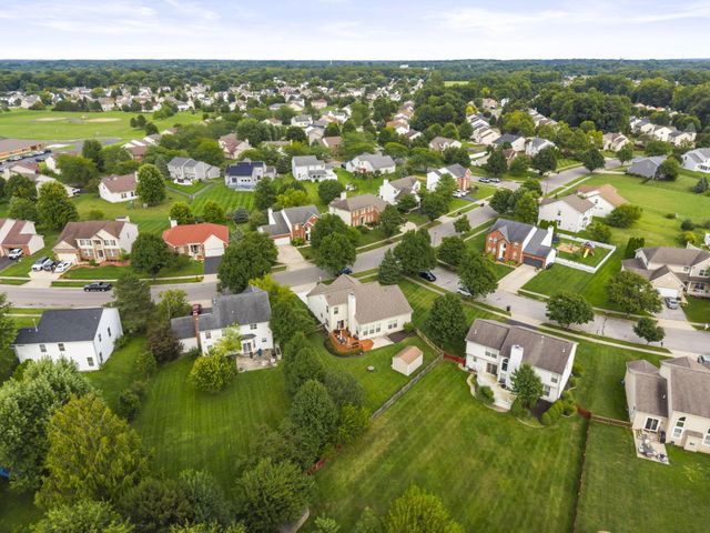 717 Preston Trails Drive, Pickerington, OH 43147