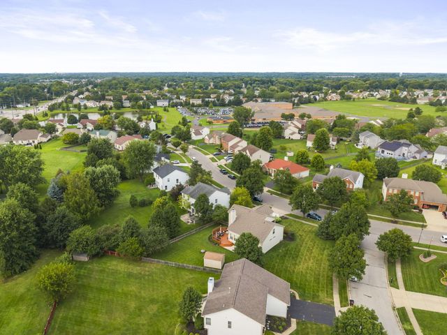 717 Preston Trails Drive, Pickerington, OH 43147