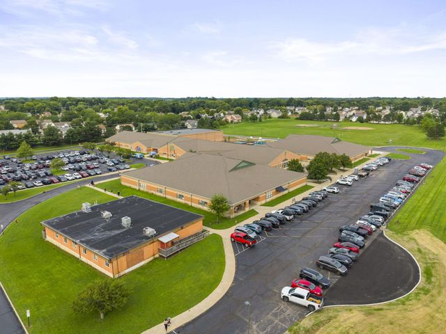 717 Preston Trails Drive, Pickerington, OH 43147