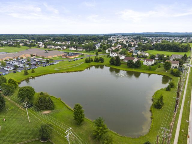 717 Preston Trails Drive, Pickerington, OH 43147