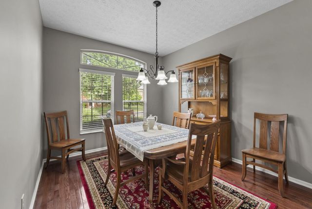 717 Preston Trails Drive, Pickerington, OH 43147