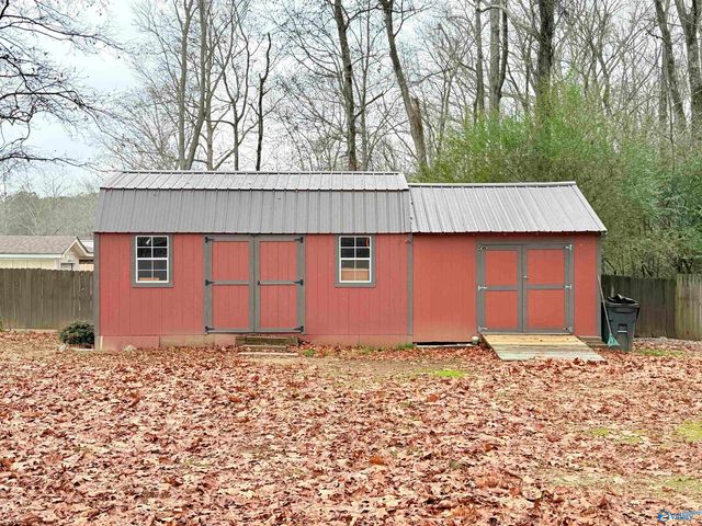 626 Berry Hill Lane, Arab, AL 35016