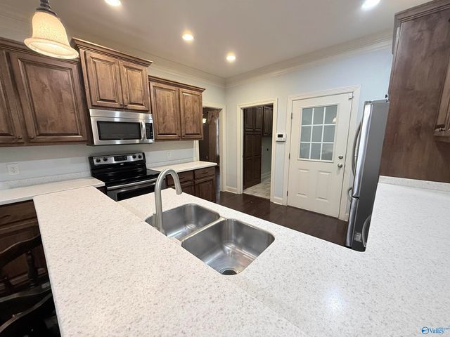 626 Berry Hill Lane, Arab, AL 35016