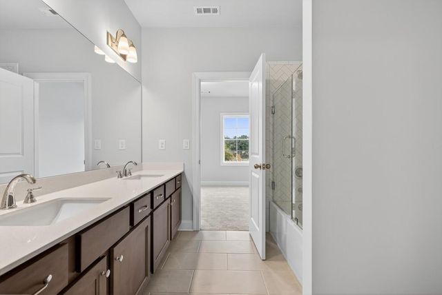 5649 Ernest Way, Flowery Branch, GA 30542