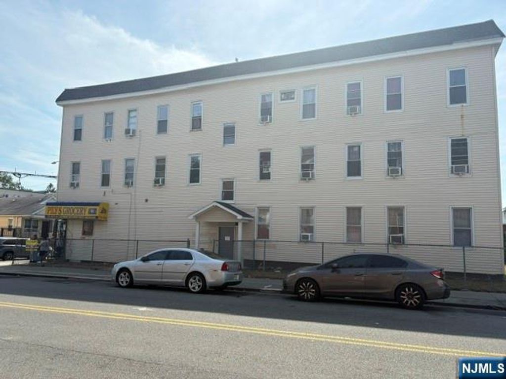 350 23rd Street, Paterson, NJ 07514