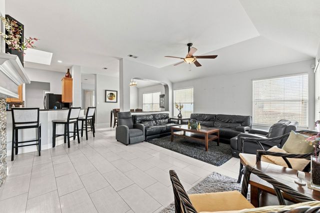 4849 Summer Oaks Lane, Fort Worth, TX 76123
