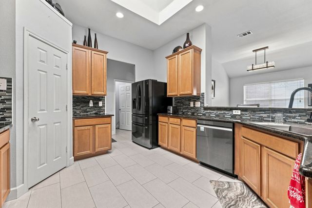 4849 Summer Oaks Lane, Fort Worth, TX 76123