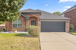 4849 Summer Oaks Lane, Fort Worth, TX 76123