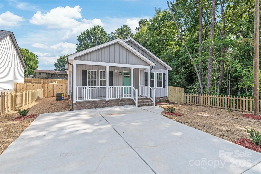 23 Lakewood Court NW, Concord, NC 28027