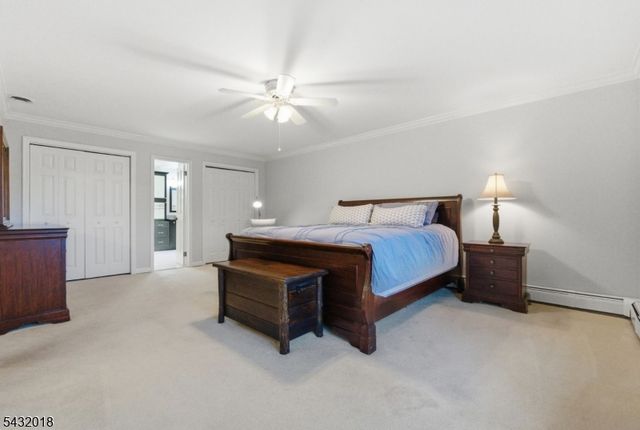 15 Sunrise Cir, Clinton Twp., NJ 08809