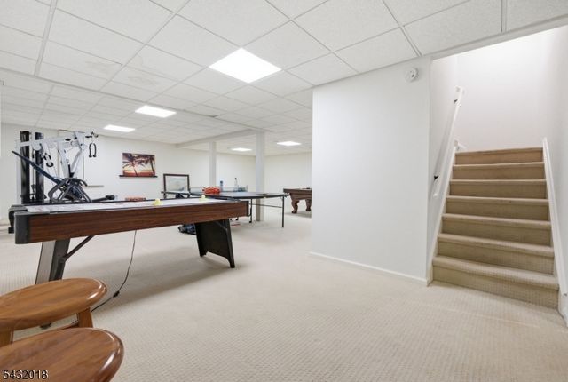 15 Sunrise Cir, Clinton Twp., NJ 08809