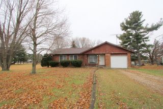 8105 Lawrence Road, Harvard, IL 60033