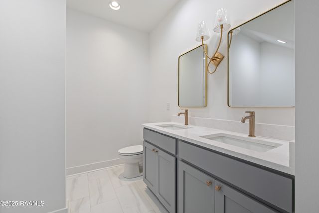 210 Steiner Oaks, Lafayette, LA 70508