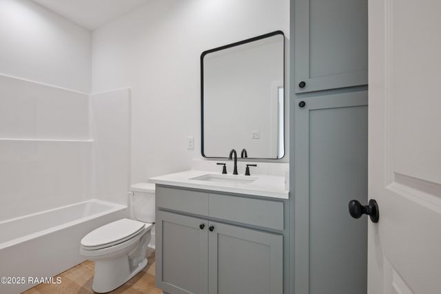 210 Steiner Oaks, Lafayette, LA 70508