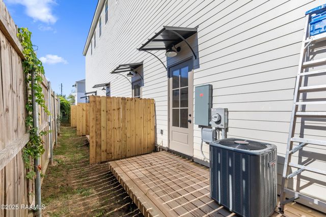 210 Steiner Oaks, Lafayette, LA 70508