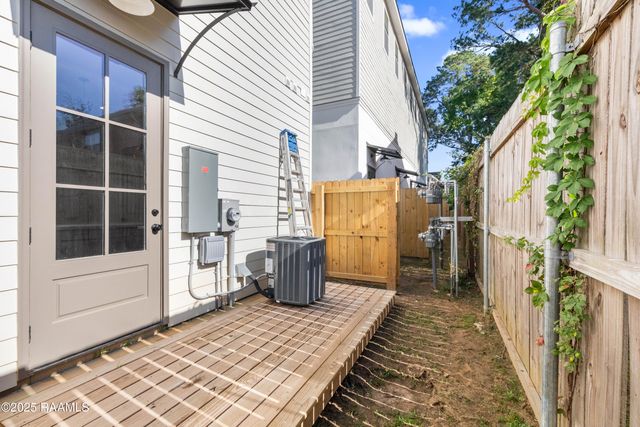 210 Steiner Oaks, Lafayette, LA 70508