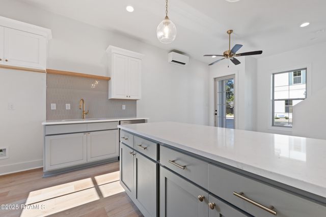 210 Steiner Oaks, Lafayette, LA 70508