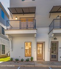 210 Steiner Oaks, Lafayette, LA 70508