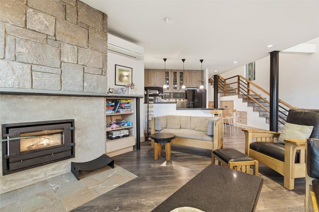 324 W Lake Boulevard, Mahopac, NY 10541