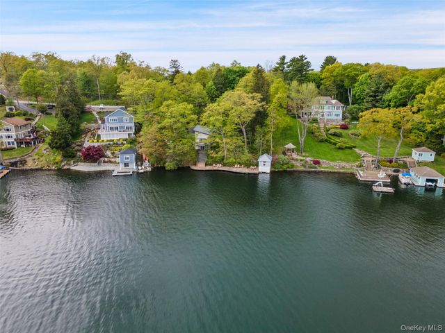 324 W Lake Boulevard, Mahopac, NY 10541