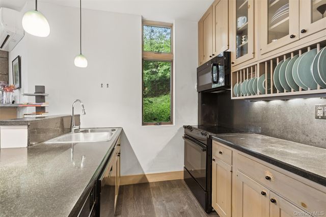 324 W Lake Boulevard, Mahopac, NY 10541