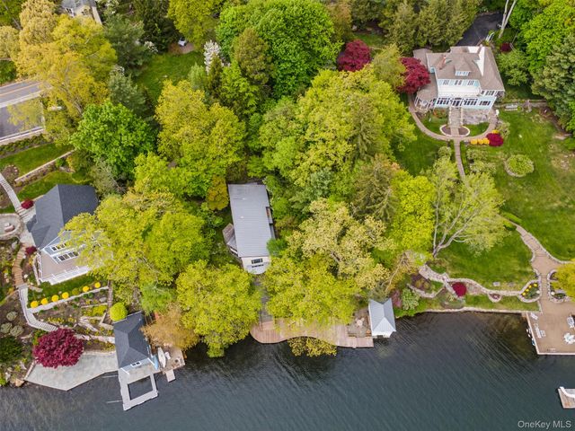 324 W Lake Boulevard, Mahopac, NY 10541