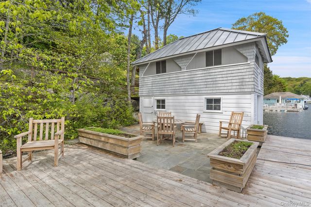 324 W Lake Boulevard, Mahopac, NY 10541