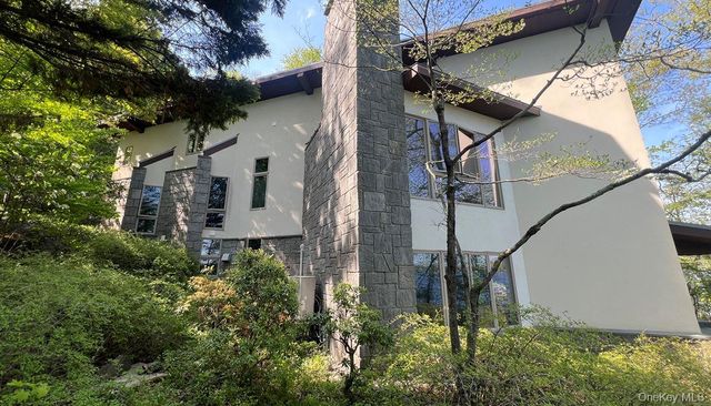 324 W Lake Boulevard, Mahopac, NY 10541