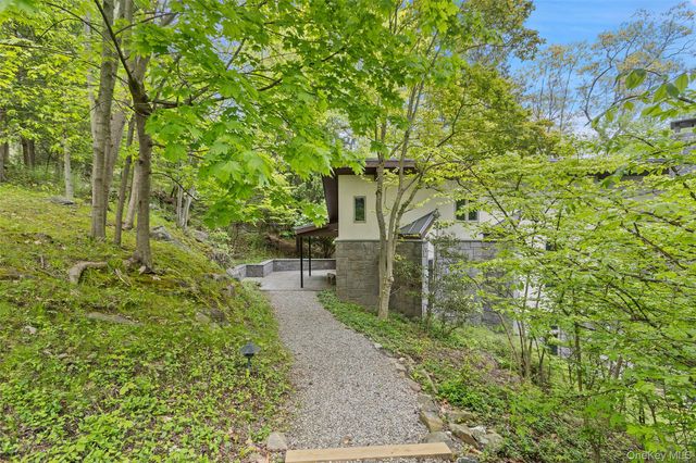 324 W Lake Boulevard, Mahopac, NY 10541