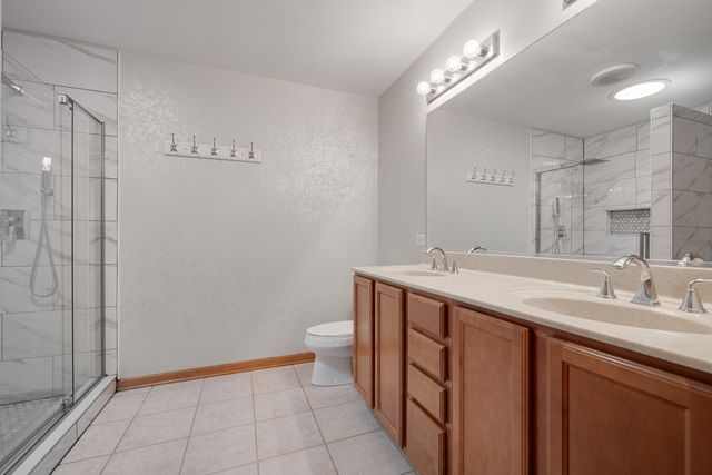 5568 Cambridge Way, Hanover Park, IL 60133