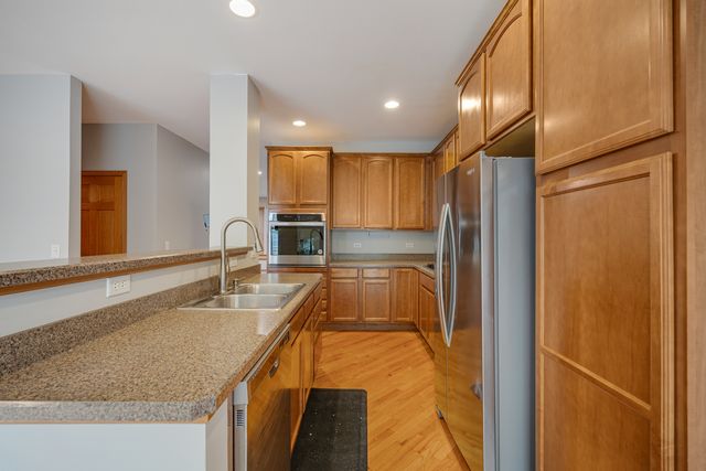 5568 Cambridge Way, Hanover Park, IL 60133