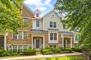 5568 Cambridge Way, Hanover Park, IL 60133