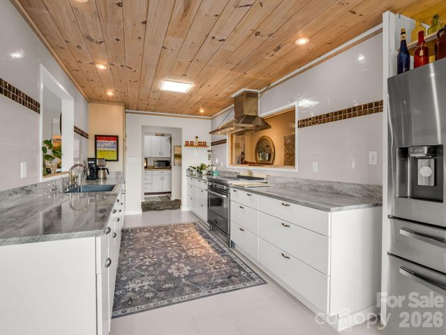 200 Piney Mountain Road, Tryon, NC 28782